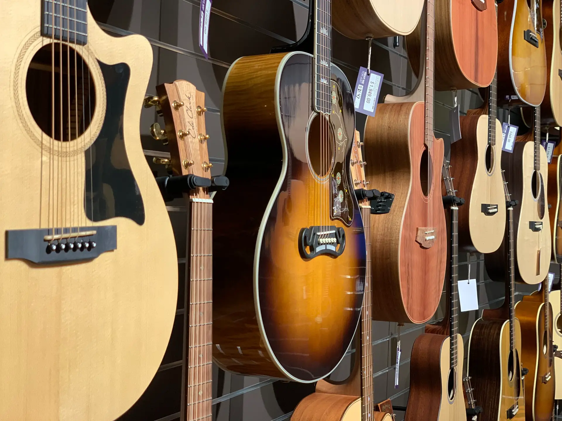 Choosing the Best Wood for Your Guitar Neck: Top 5 Options