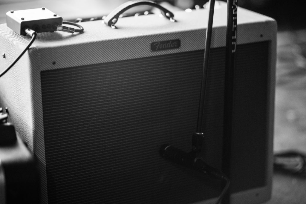 Leaving guitar amp on featured image